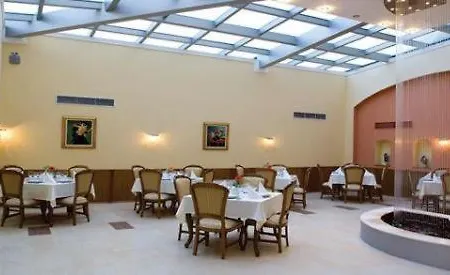 скалите, Skalite Хотел 4*