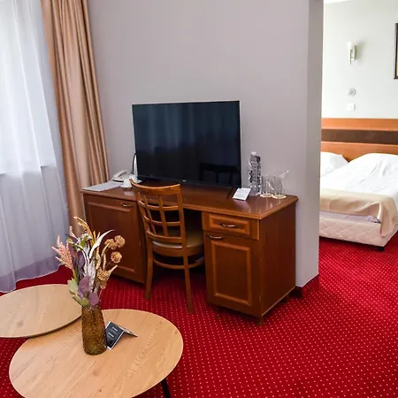 скалите, Skalite Хотел 4*