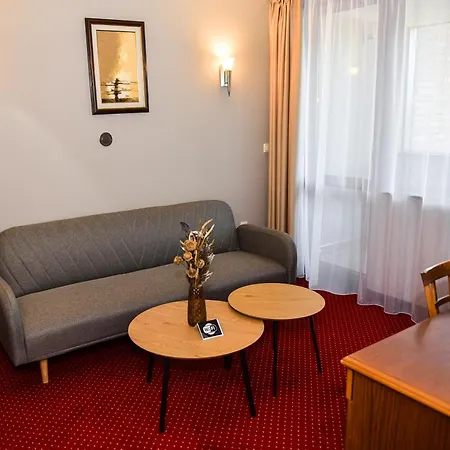 скалите, Skalite 4*