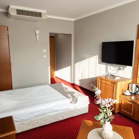 скалите, Skalite 4*